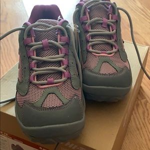 Hi-Tec meridian jr waterproof snickers